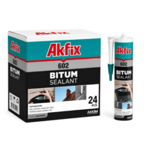 Karton mit 24 Kartuschen AKFIX 602 faserverstärktem Bitumendichtstoff à 310 ml.